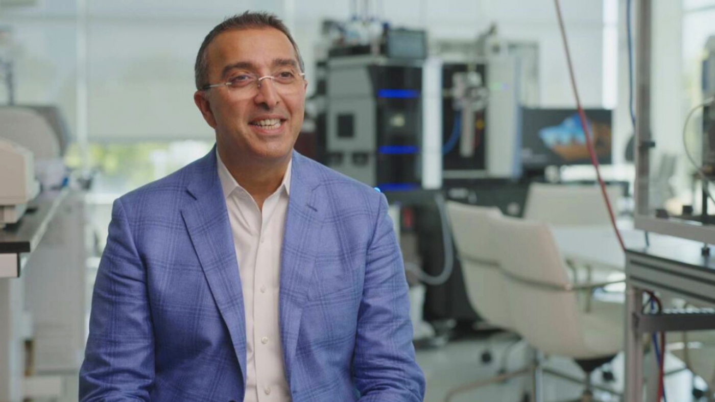 Farrokhzad was nominated for Mustafa Award for the development of cancer treatment Nanoparticles