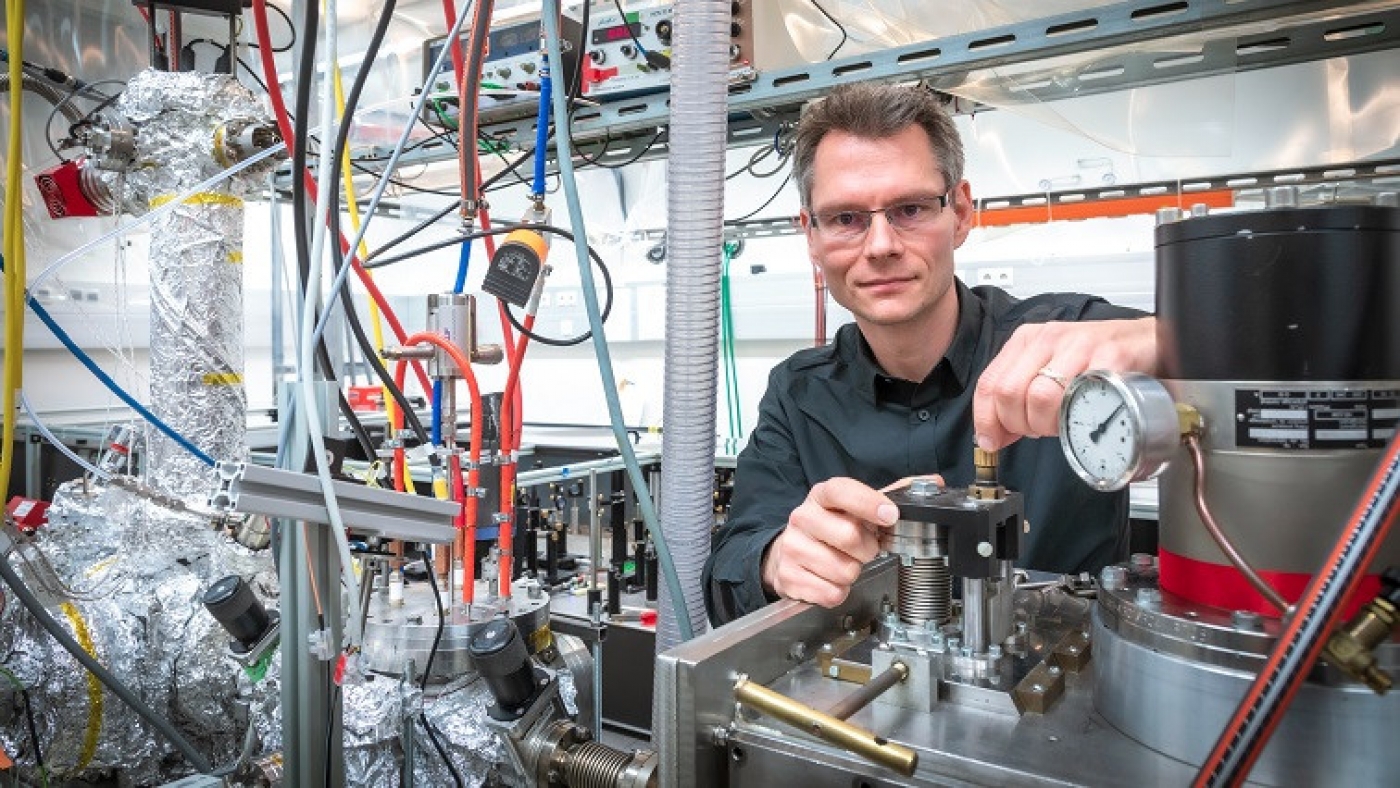 How Chemical Bonds Are Formed: Physicists Observe Energy Flow in Real Time